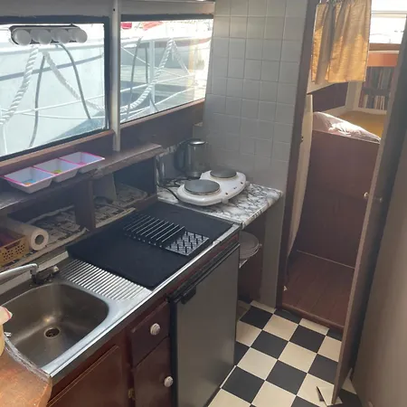 Bateau A Quai, Logement Atypique Chaleureux Botel